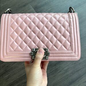 Elegant Women’s Pink Quilted Shoulder Bag Designer Style